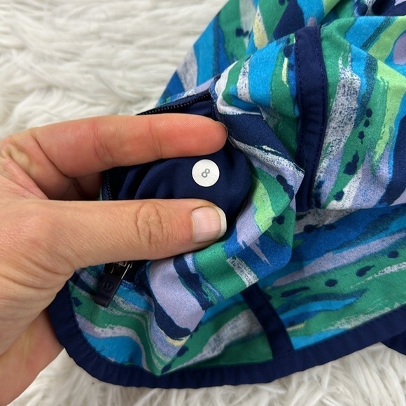 Lululemon Tracker Short III Seven Wonders Multi / Hero Blue - Picture 5 of 5